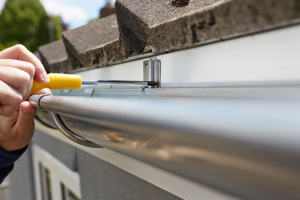 Whats the difference between colour bond and zinc guttering